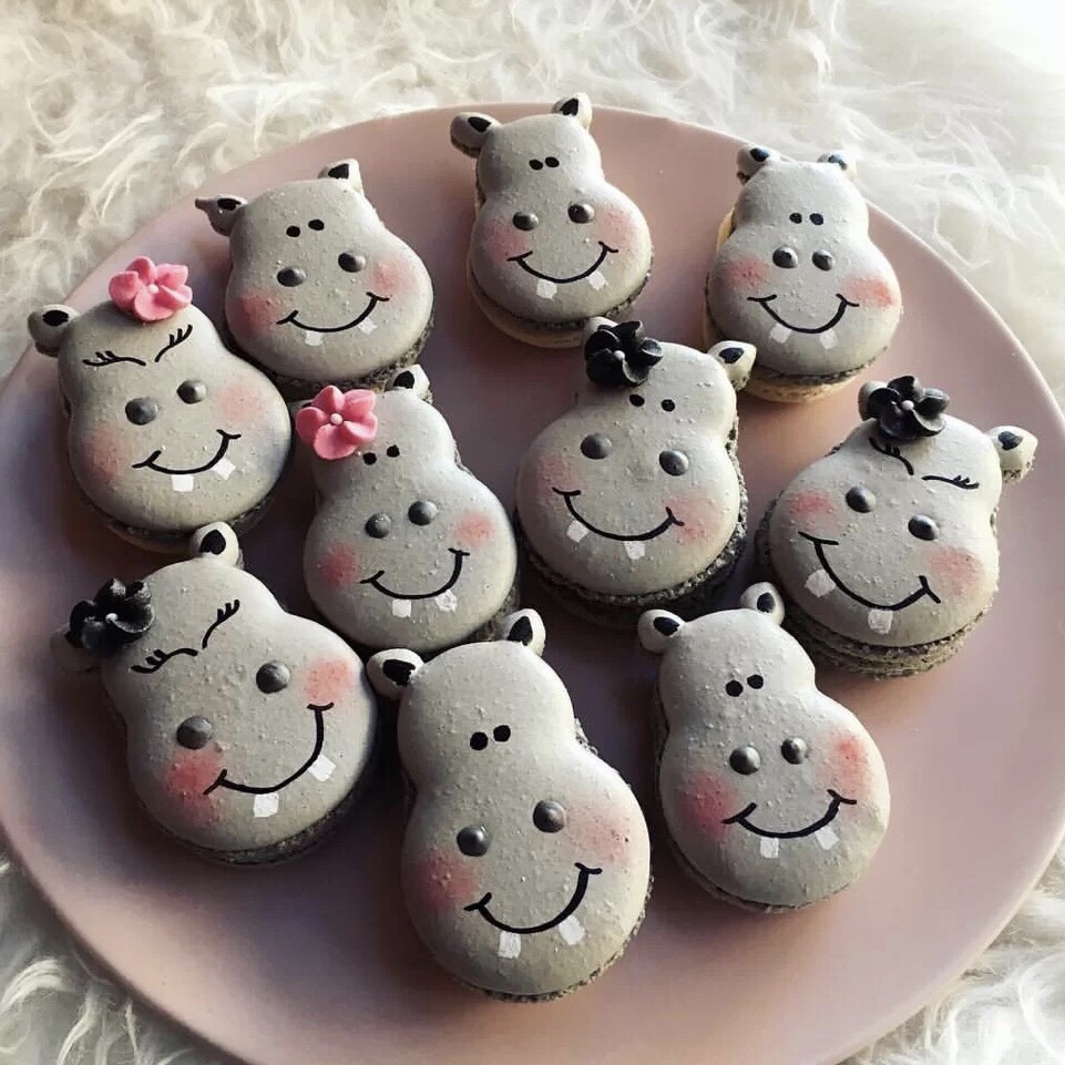 向萌坏的异形马卡龙发起进攻