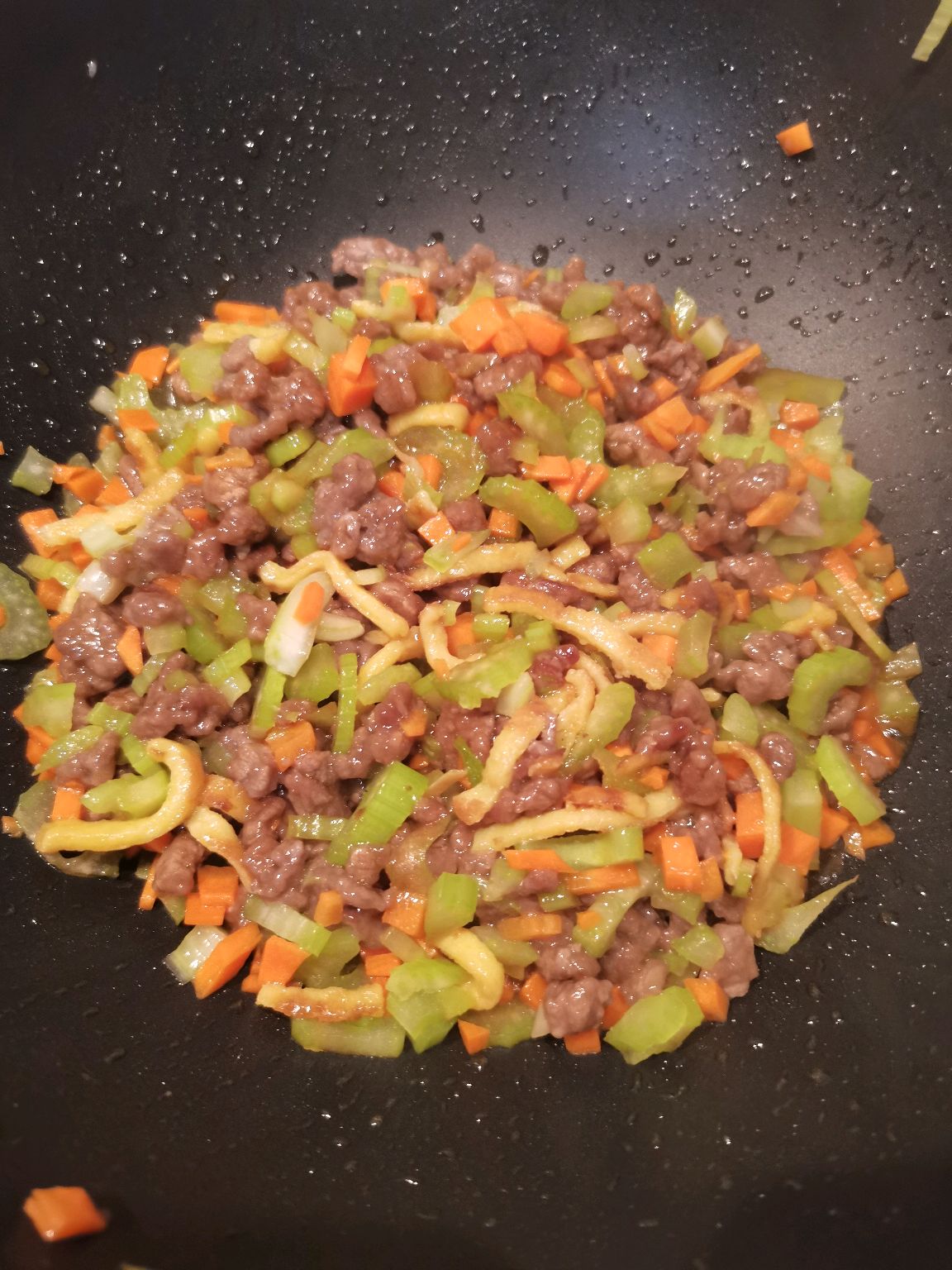 香喷喷吃不够的牛肉饭