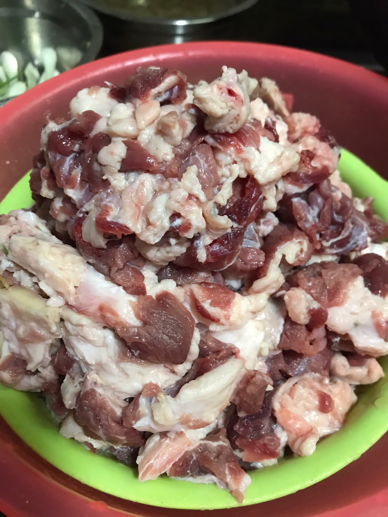 香喷喷热腾腾的炖牛腩 牛腩煲