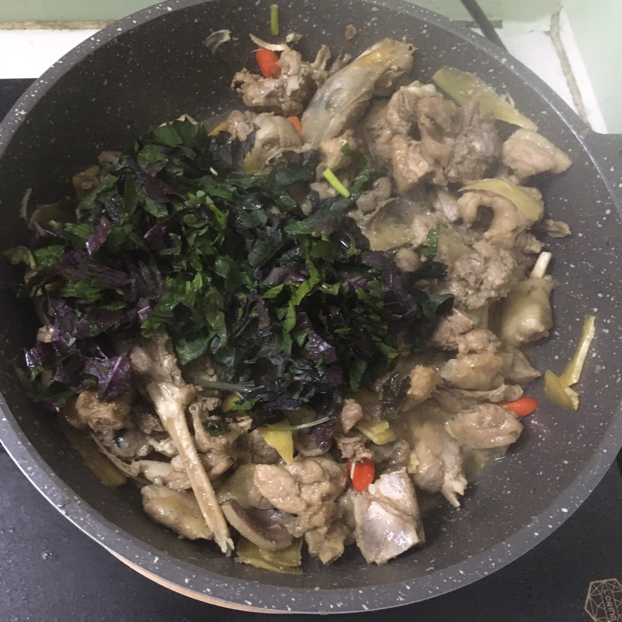 香喷喷紫苏焖鸭