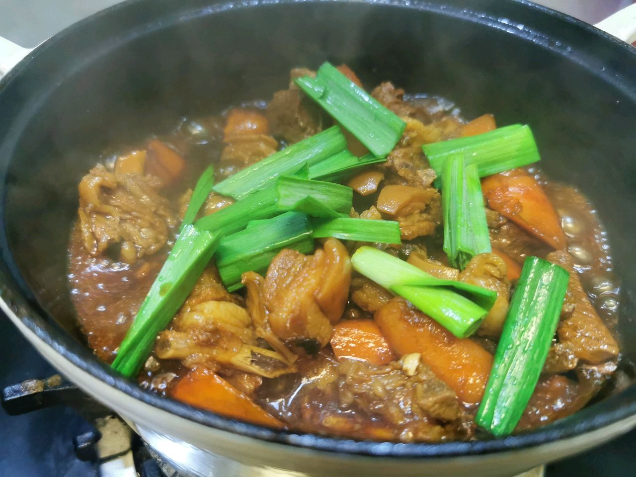 香气扑鼻的羊肉胡萝卜煲