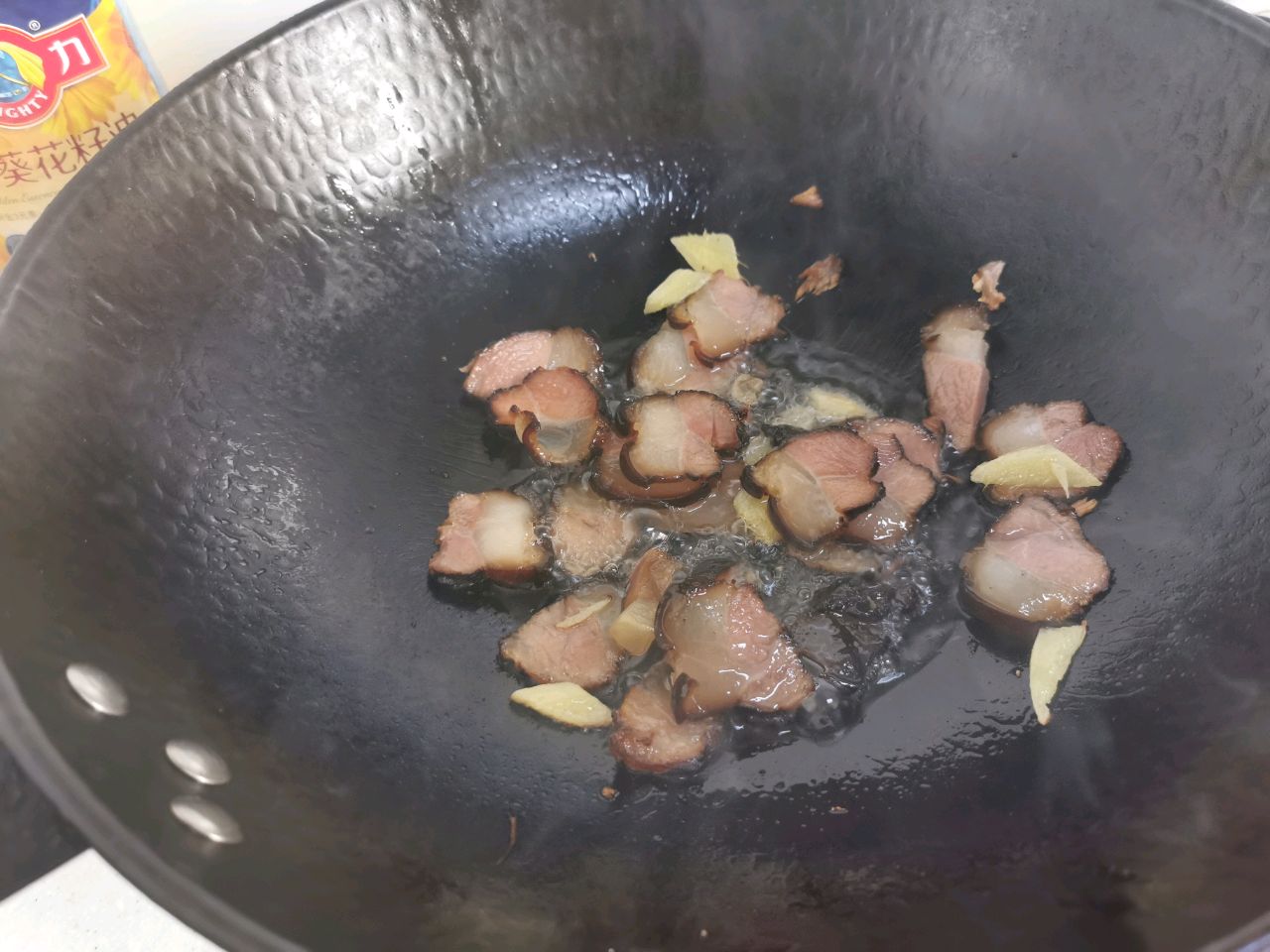 香蒜炒腊肉
