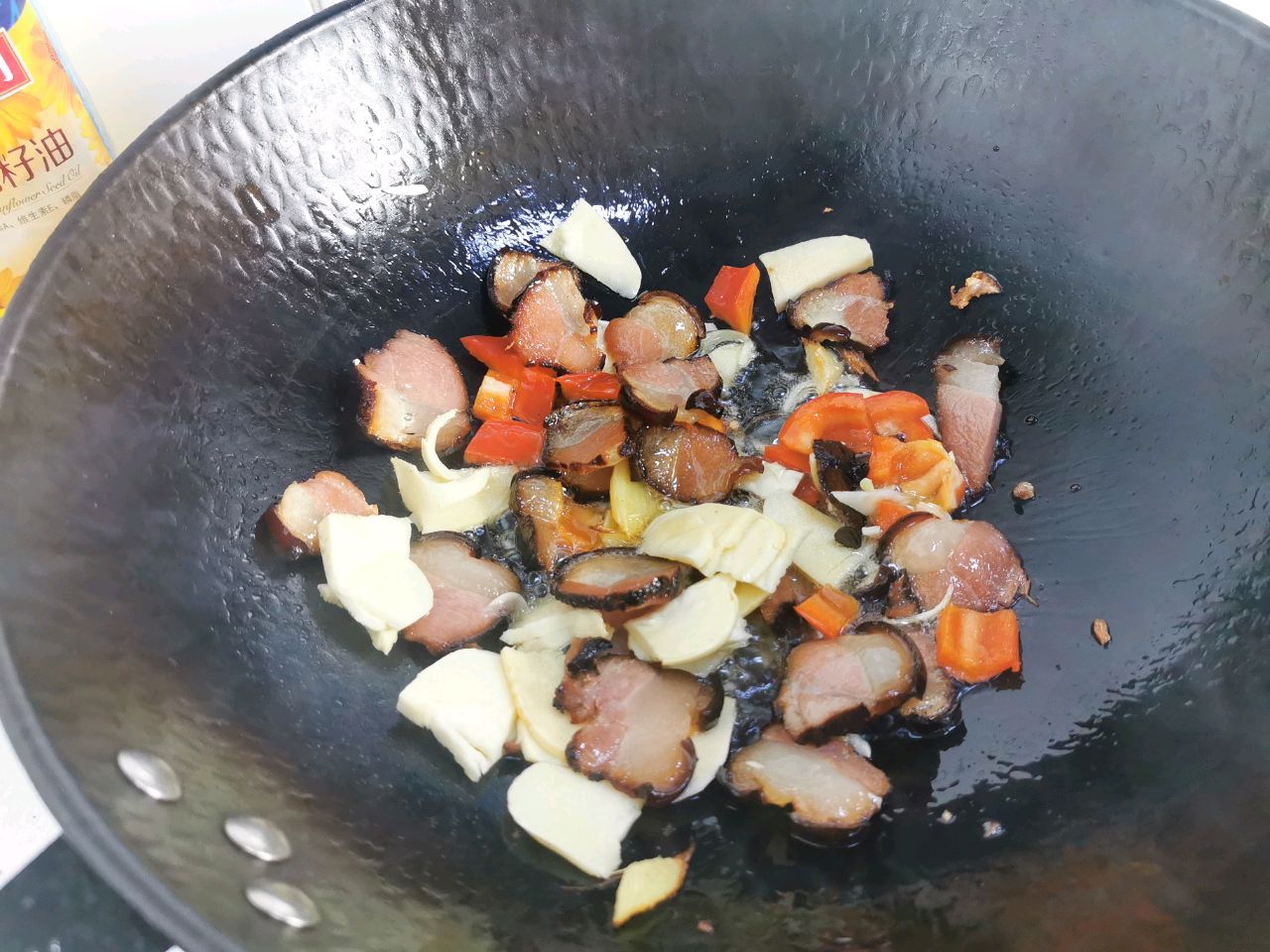 香蒜炒腊肉