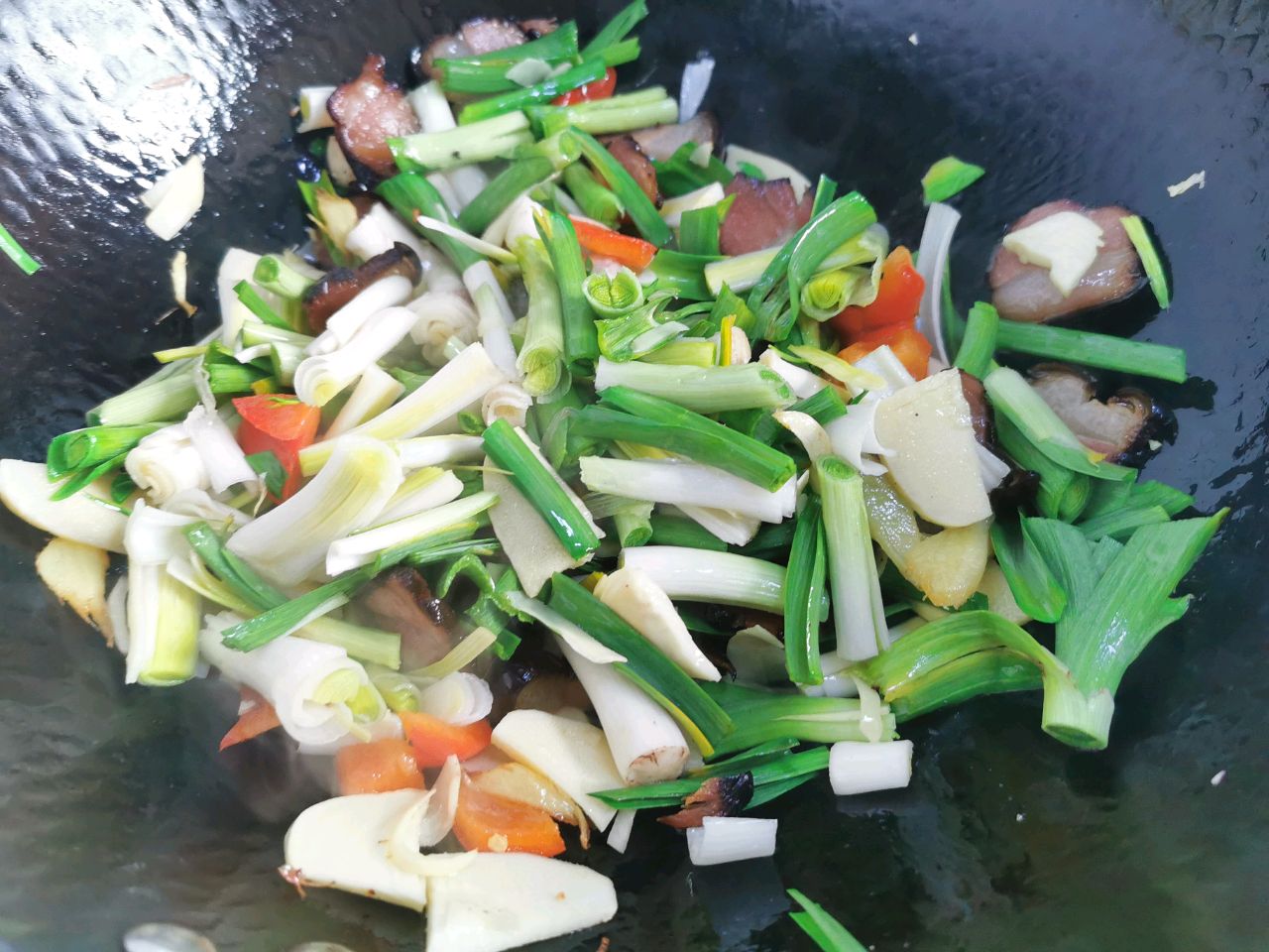 香蒜炒腊肉