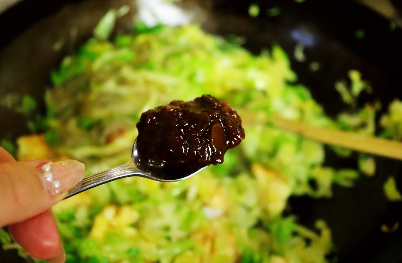香甜可口 包菜粉丝炒鸡蛋