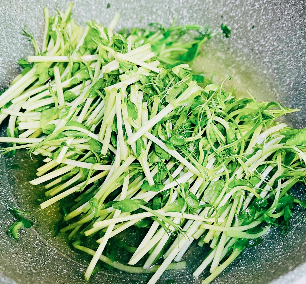 香油鸡汁豆苗旋