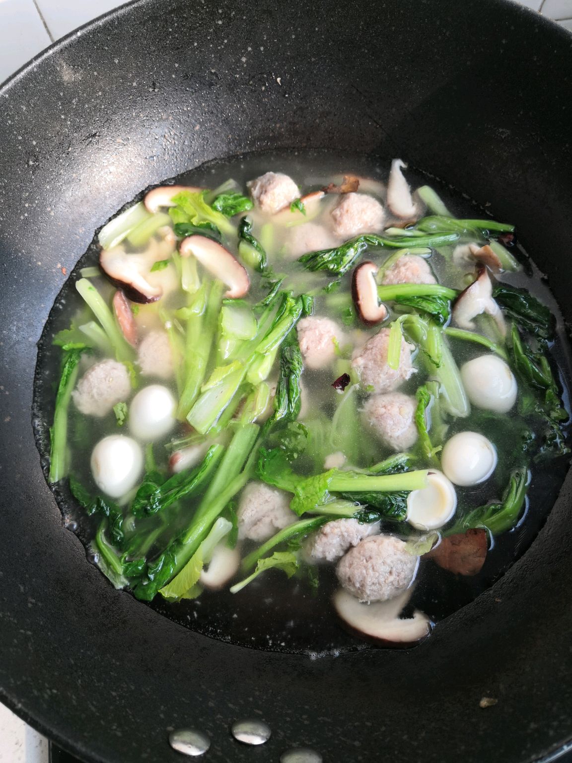小白菜香菇肉丸汤