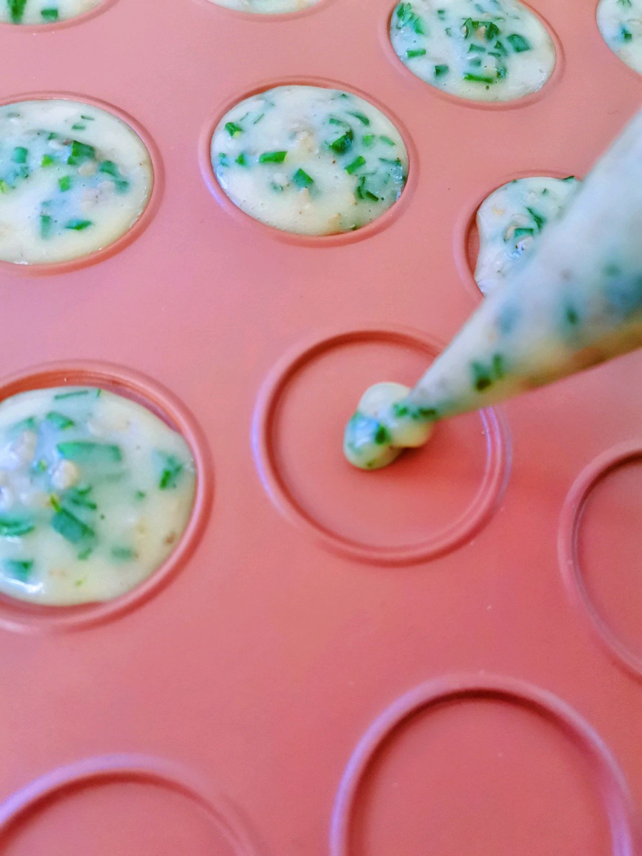 小白也能轻松搞定的香葱芝麻薄脆饼干