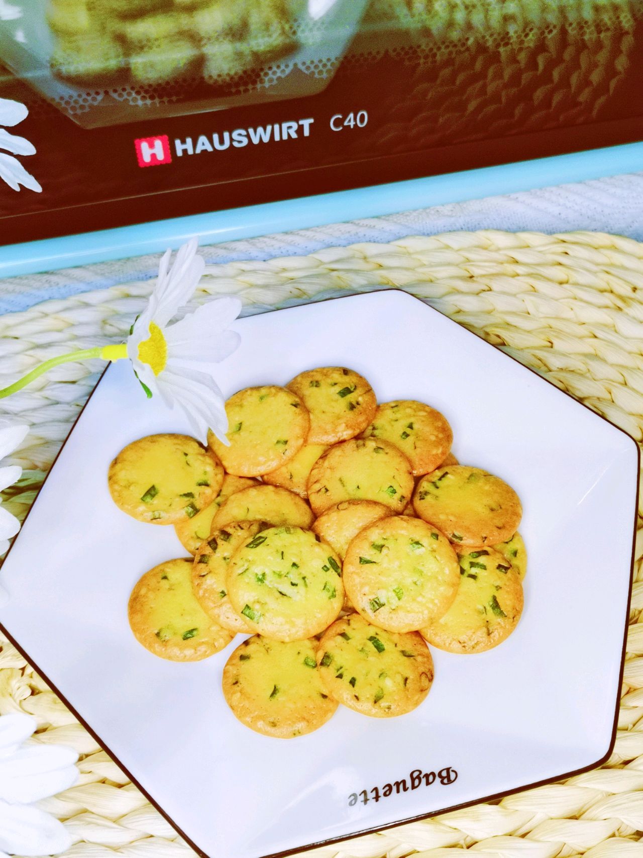 小白也能轻松搞定的香葱芝麻薄脆饼干