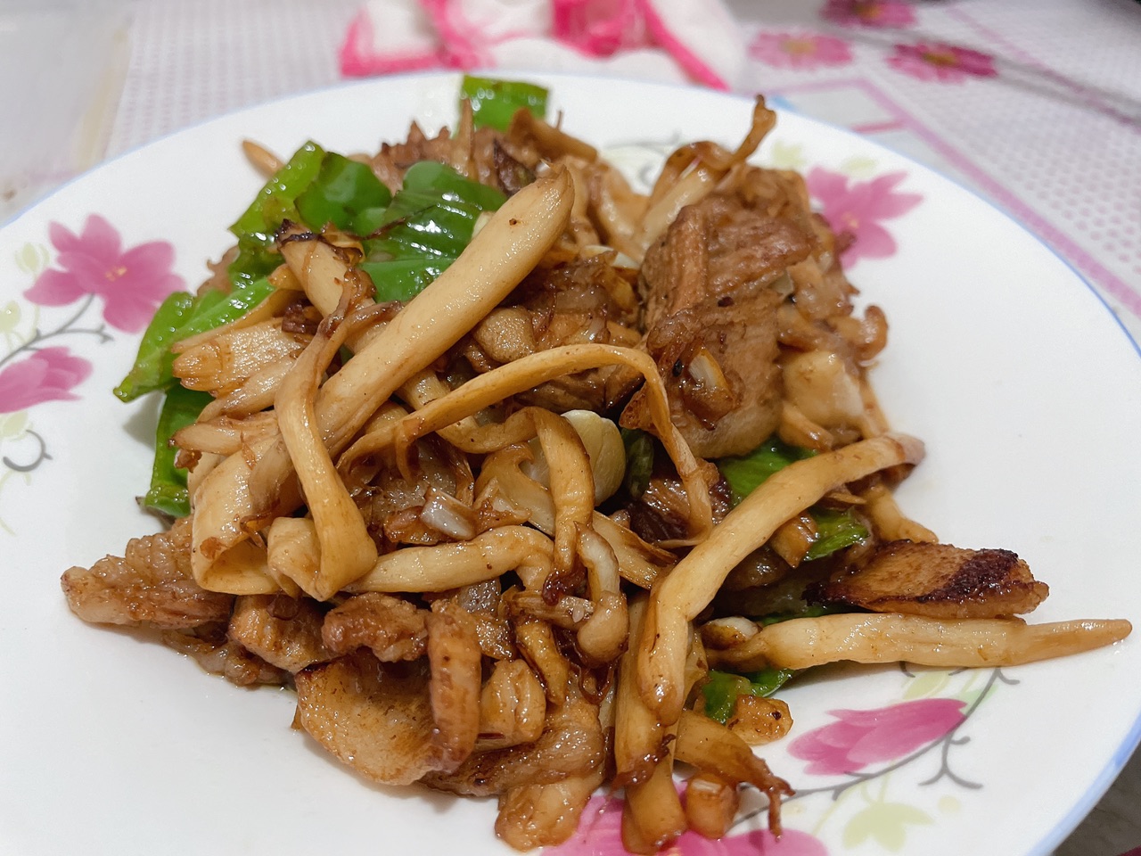 小炒白玉菇肉片