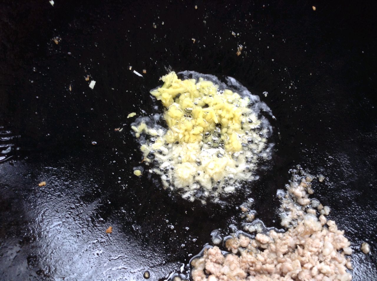 小炒红油嫩豆腐