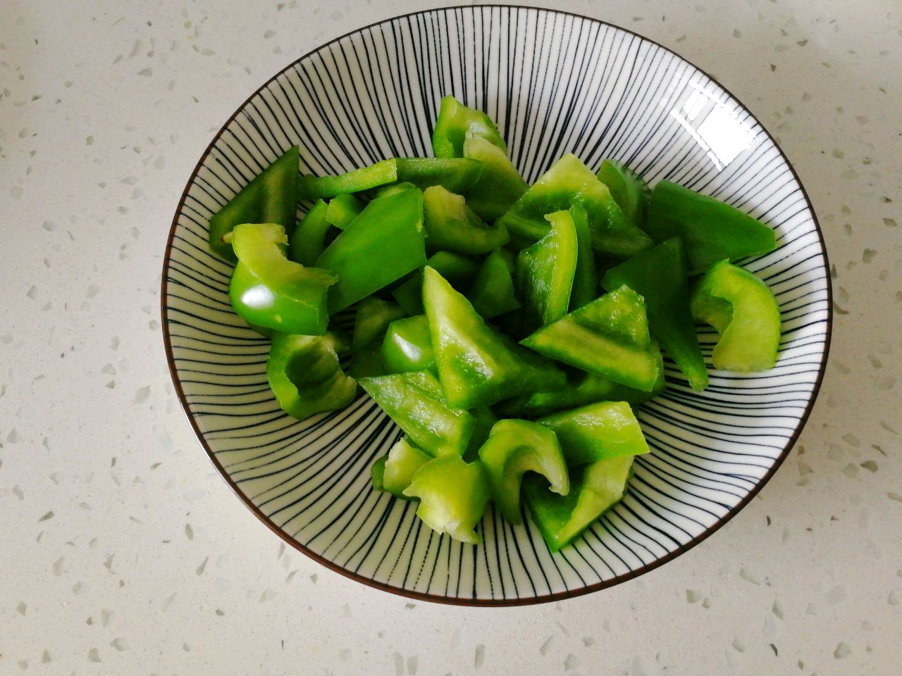 小炒油豆腐青椒
