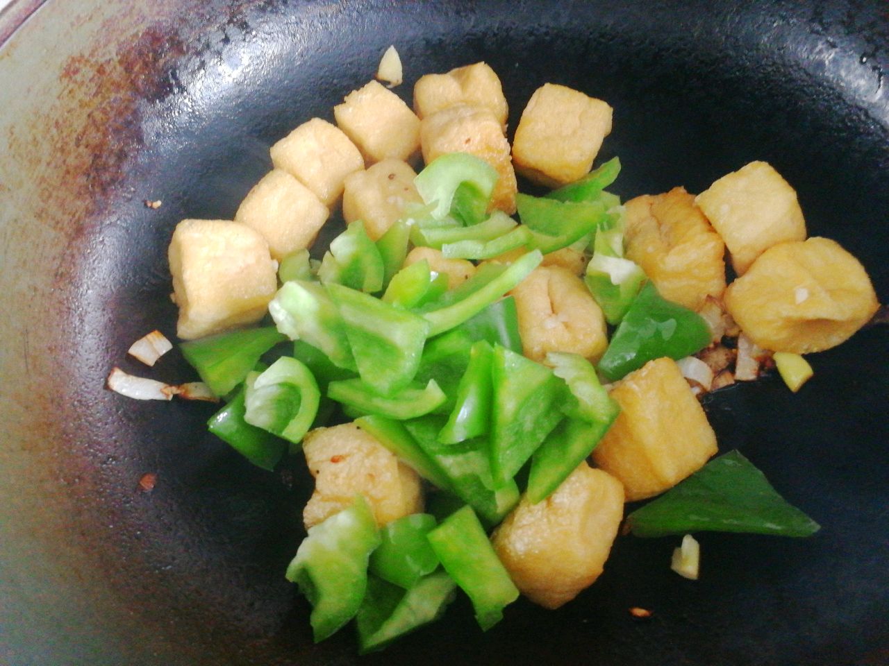 小炒油豆腐青椒