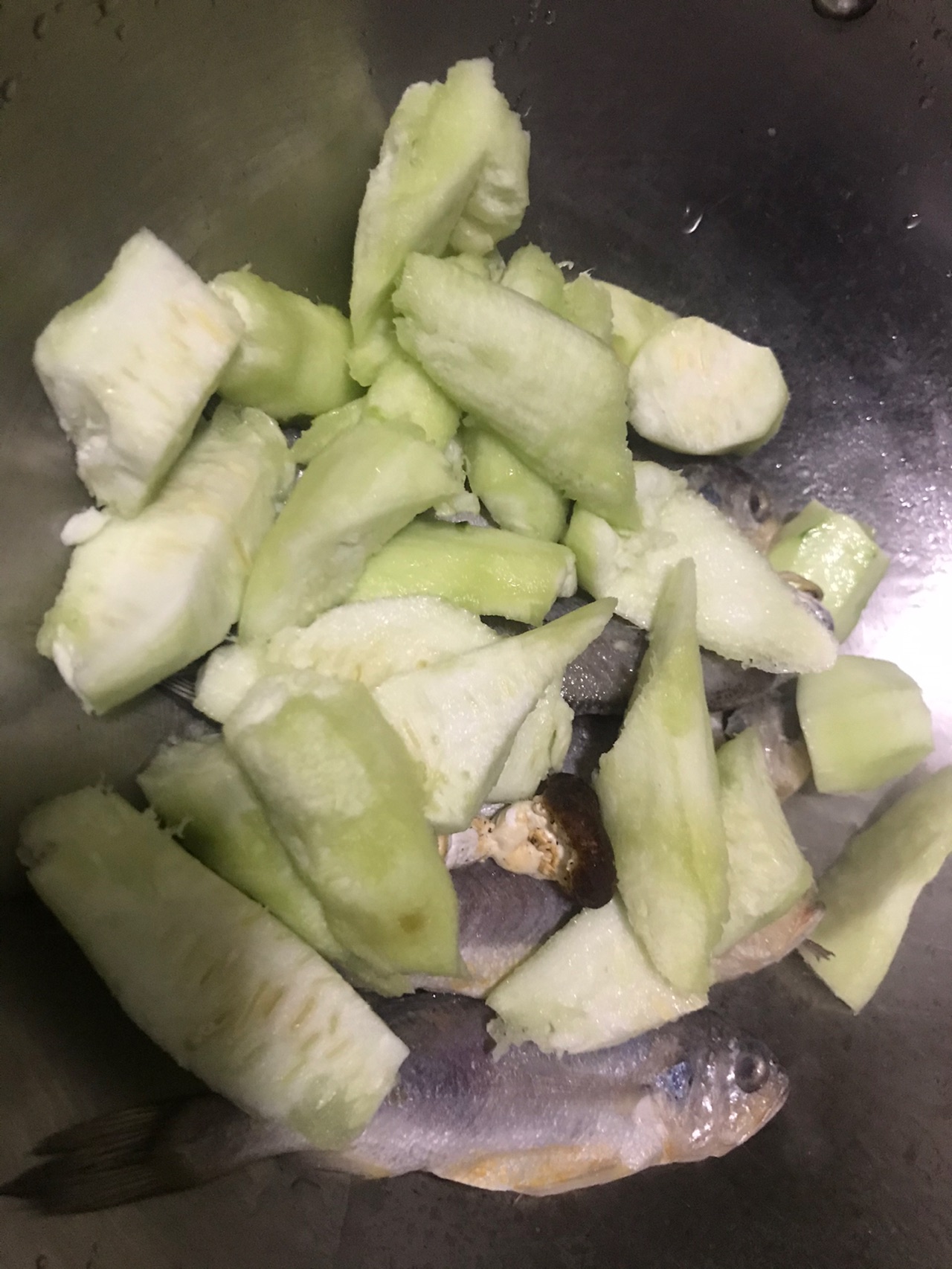 小黄鱼丝瓜汤