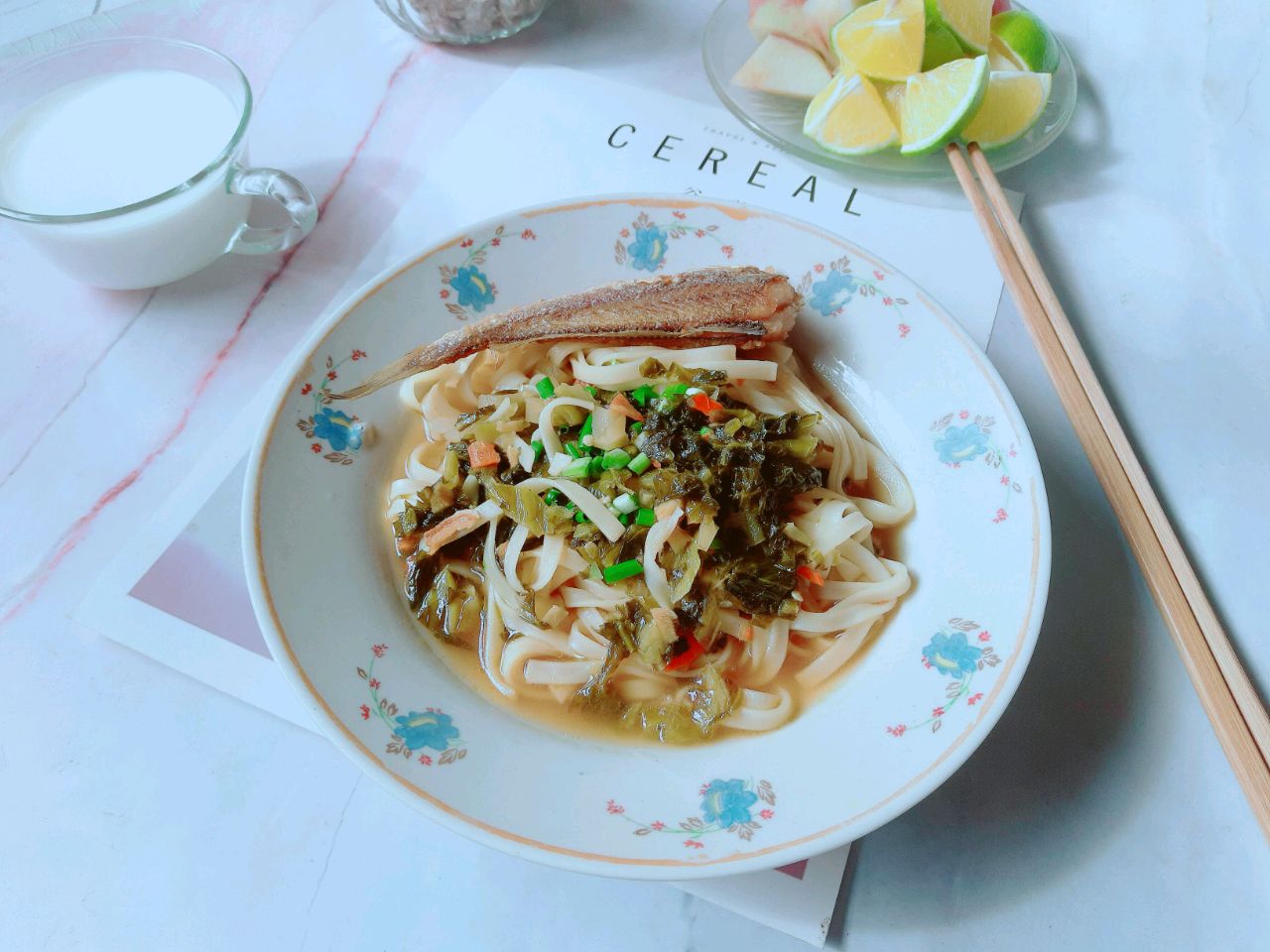 小黄鱼酸菜面