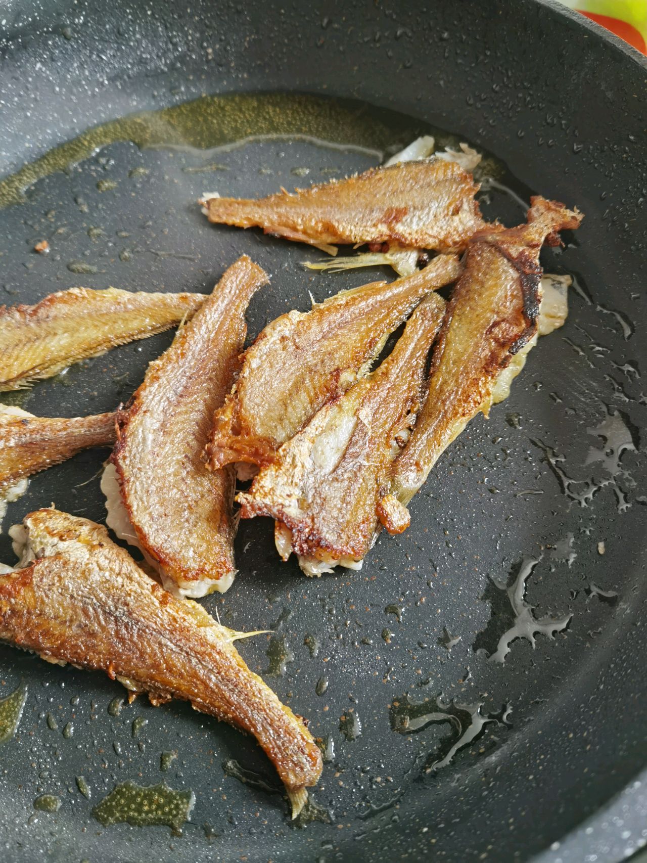 小黄鱼茼蒿汤
