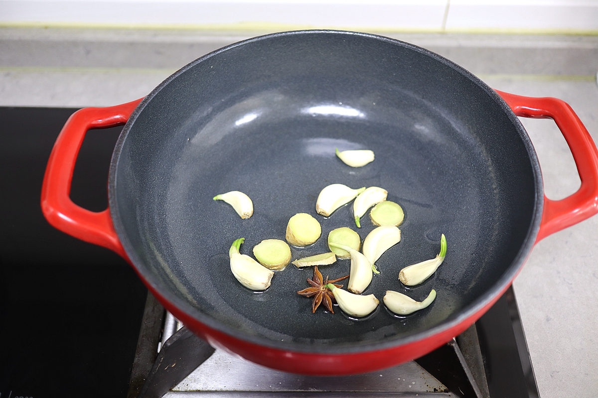 小鸡炖蘑菇