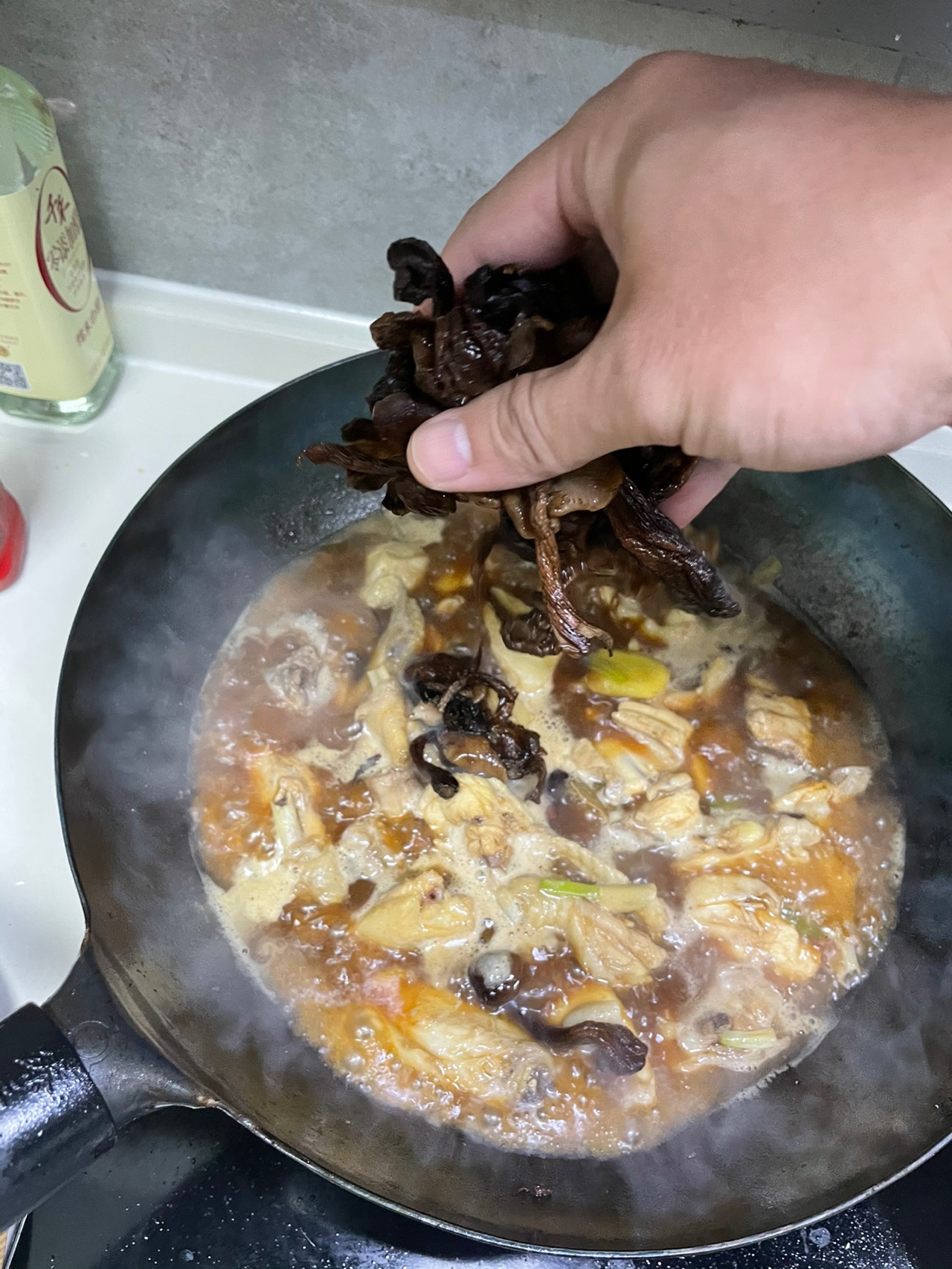 小鸡儿炖针蘑