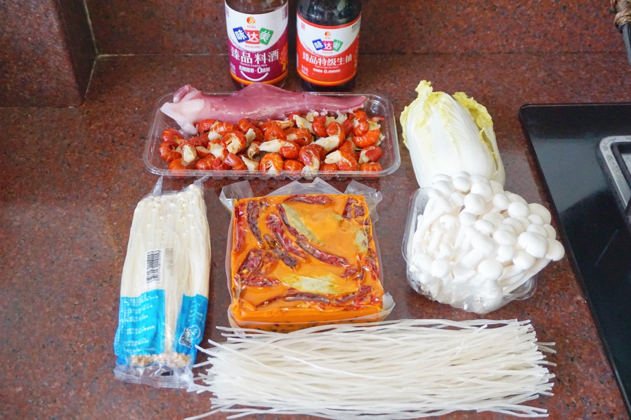 小龙虾菌菇粉汤