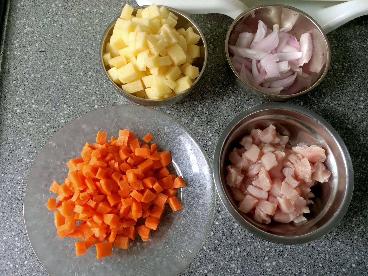 小朋友爱吃的咖喱鸡肉饭