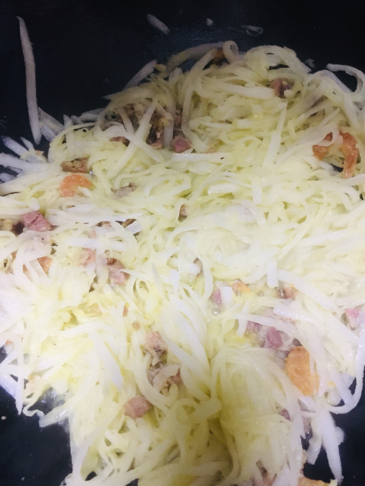 小时候爱吃妈妈煮的白萝卜饭