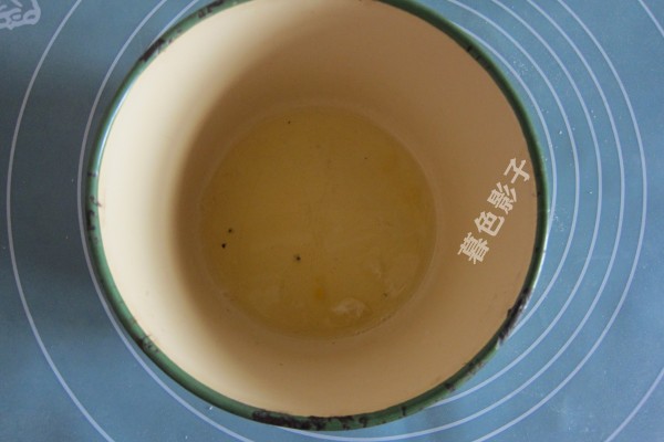 小甜点自家做,口感如云朵般轻柔