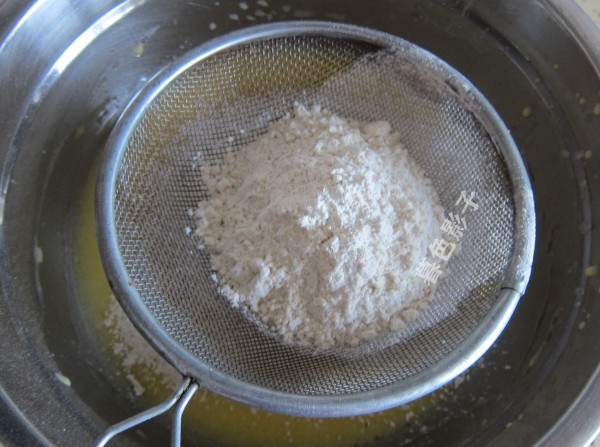 小甜点自家做,口感如云朵般轻柔