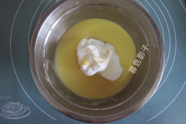 小甜点自家做,口感如云朵般轻柔