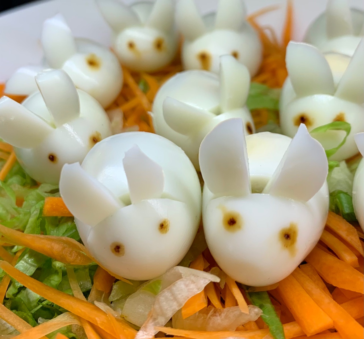小兔子(鹌鹑蛋做)