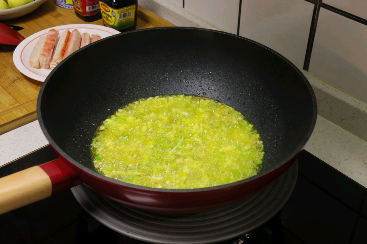 蟹柳土豆香辣干锅