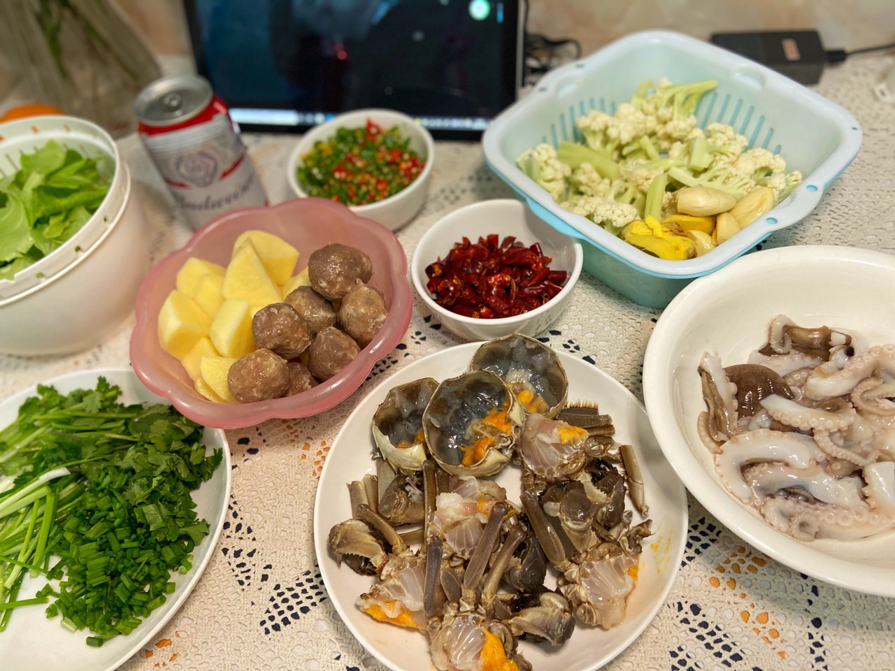 蟹杂煲