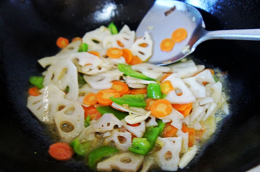 新春宴菜之素炒莲藕
