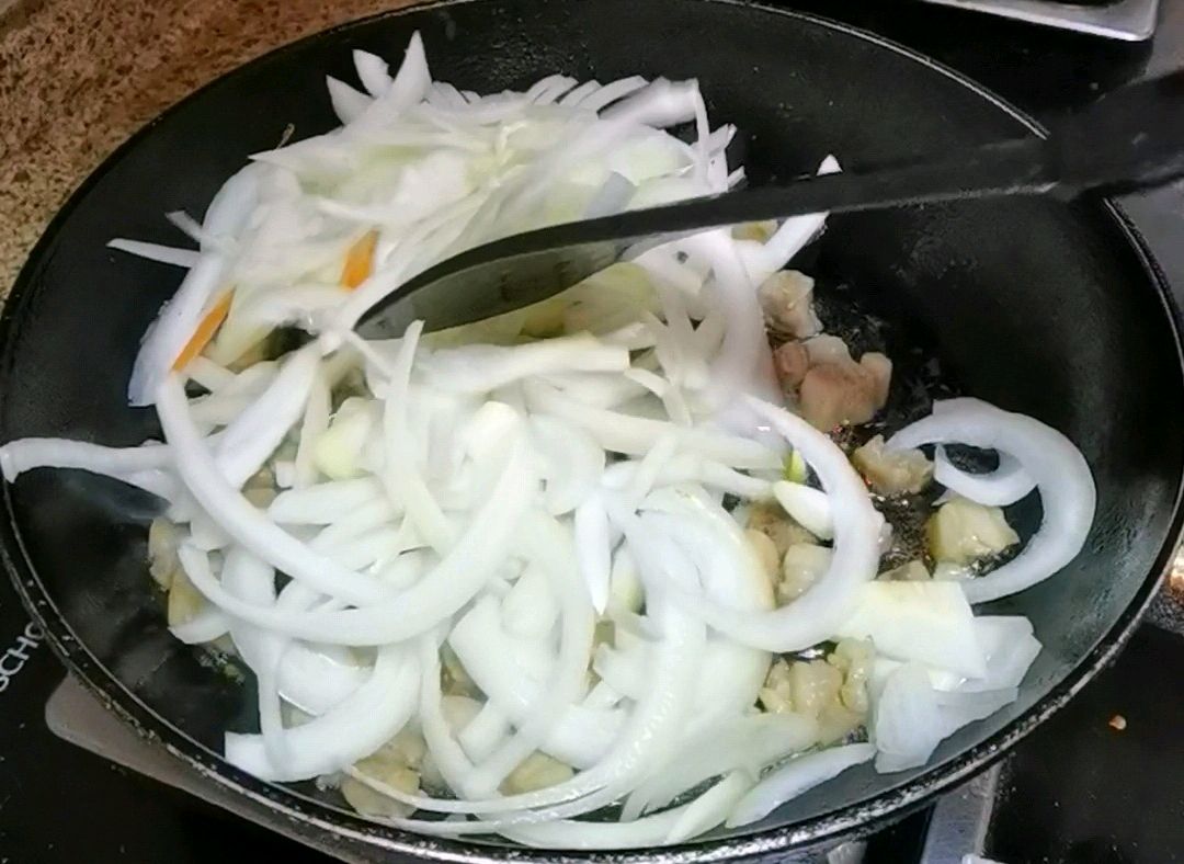 新疆手抓饭—松香可口，营养丰富