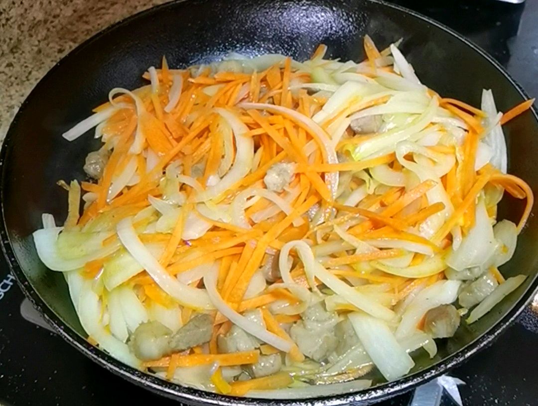 新疆手抓饭—松香可口，营养丰富