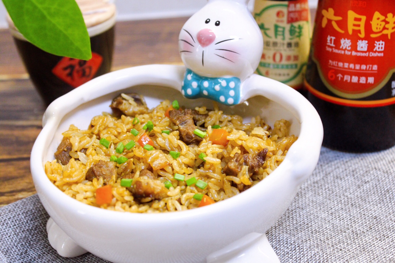 新疆羊肉手抓饭
