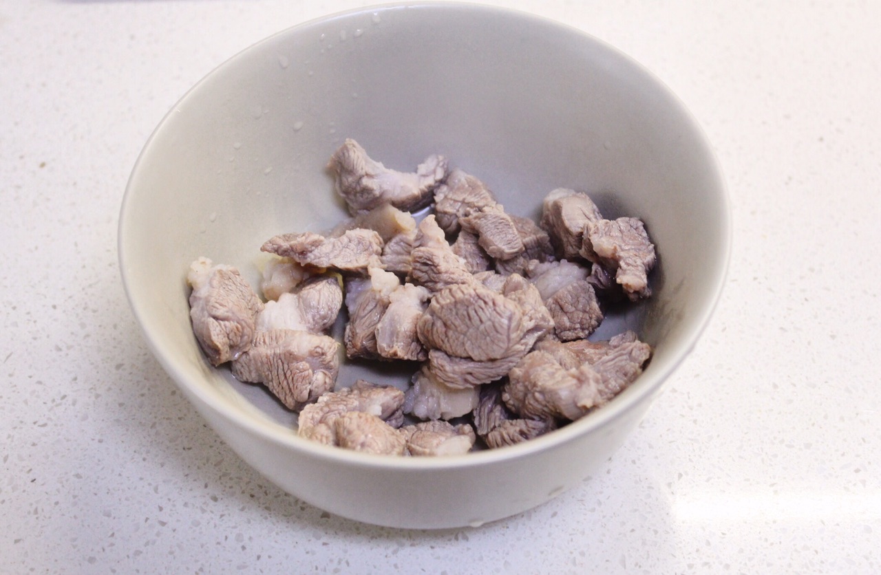新疆羊肉手抓饭