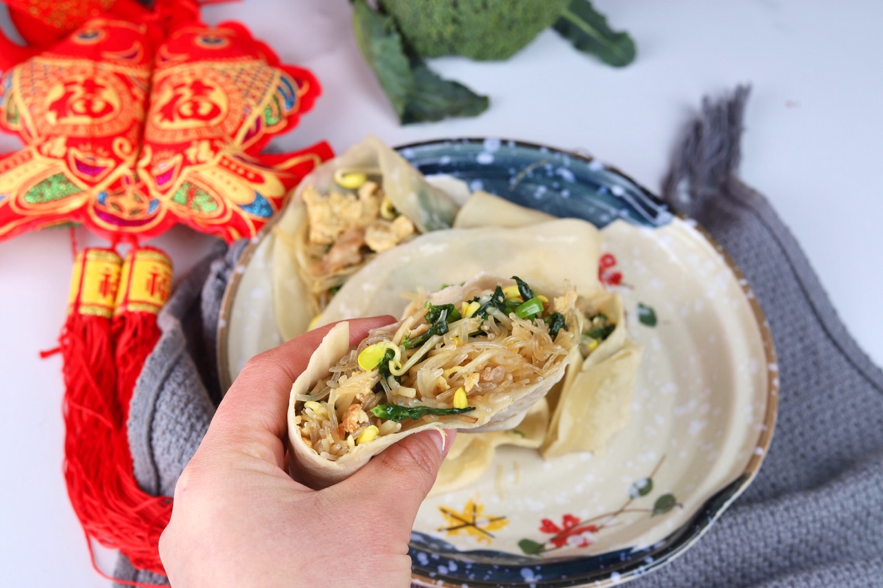 新年卷饼不漏财:鸡蛋粉丝卷春饼