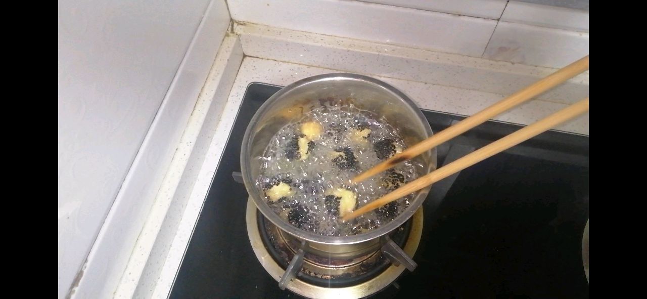 新年快乐“开口笑”