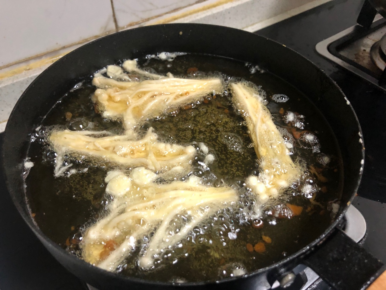 新年小吃-炸金针菇