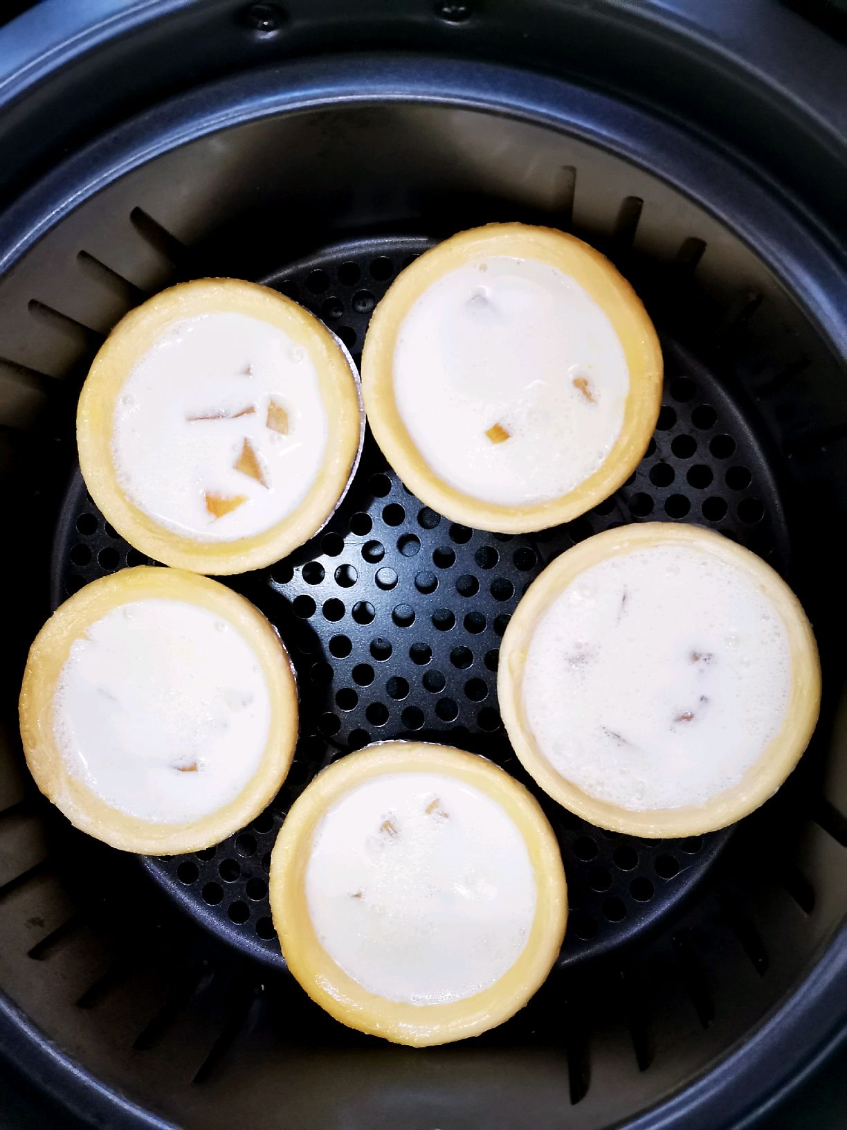 新手也能驾驭的简单甜品——黄桃蛋挞！