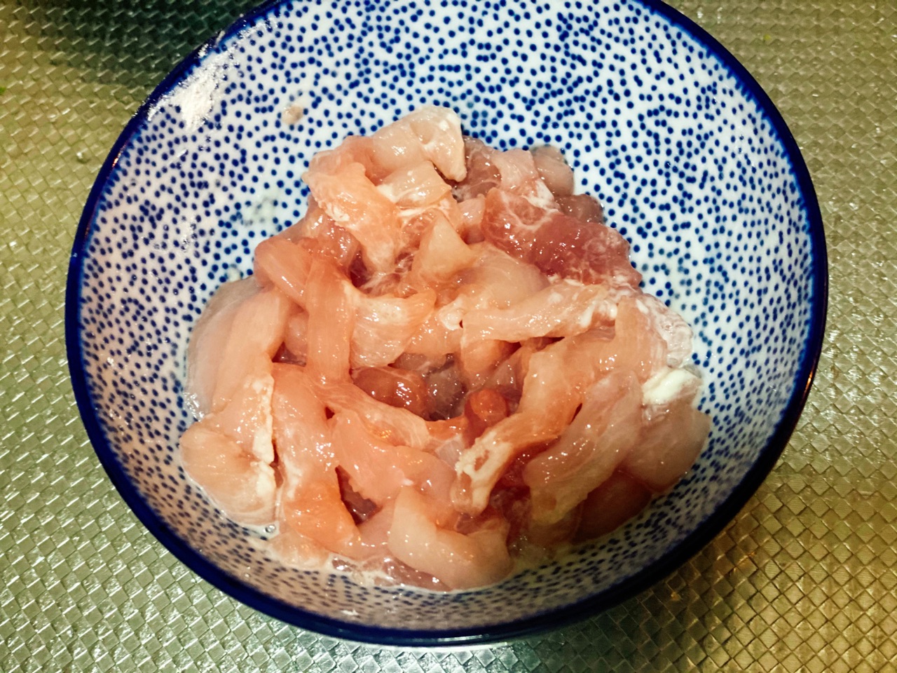 新鲜爽口的苤蓝炒肉丝