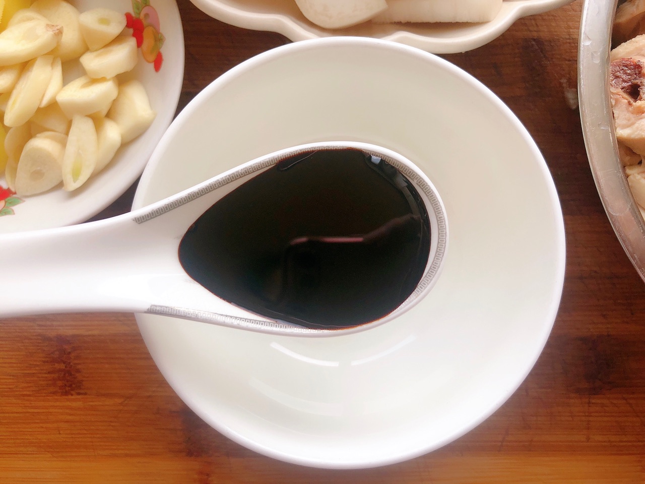 杏鲍菇炖鸡腿