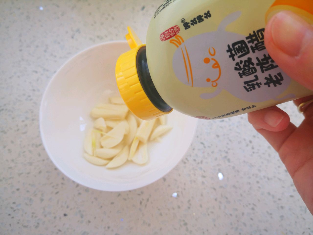 杏鲍菇萝卜排骨火锅