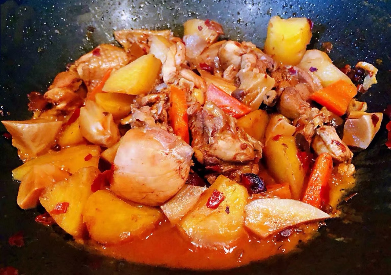 杏鲍菇土豆胡萝卜炖鸡腿