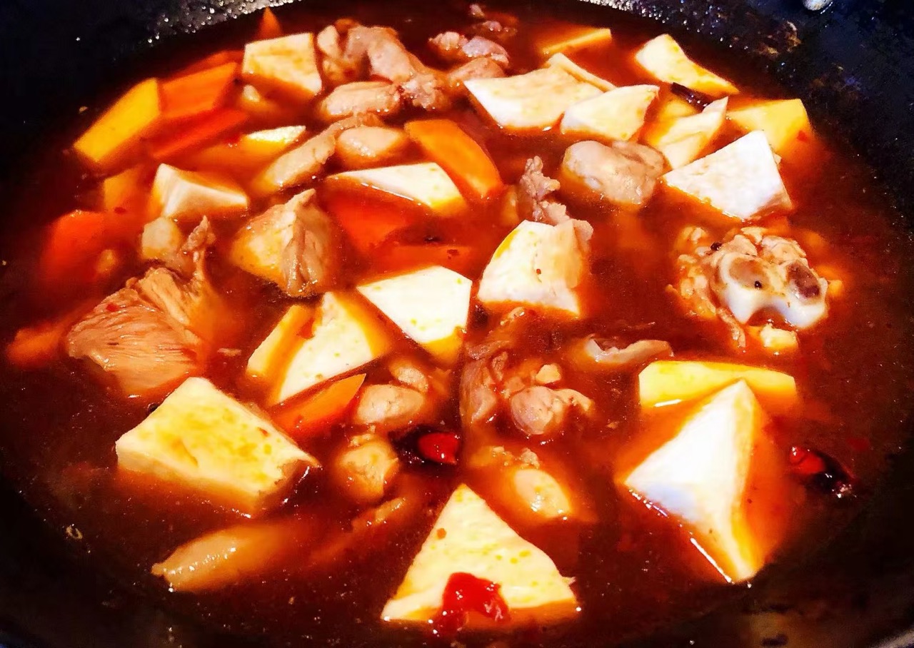 杏鲍菇土豆胡萝卜炖鸡腿