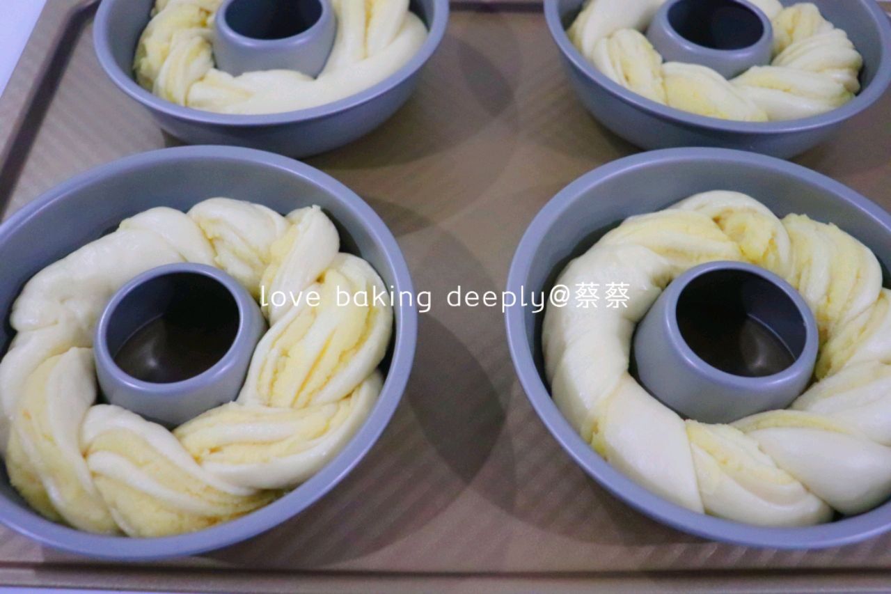 【杏仁奶酥花环面包】｜颜值口感