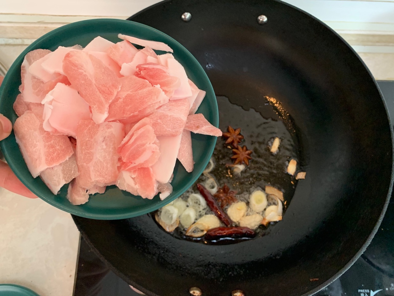 袖珍菇猪肉炖粉条