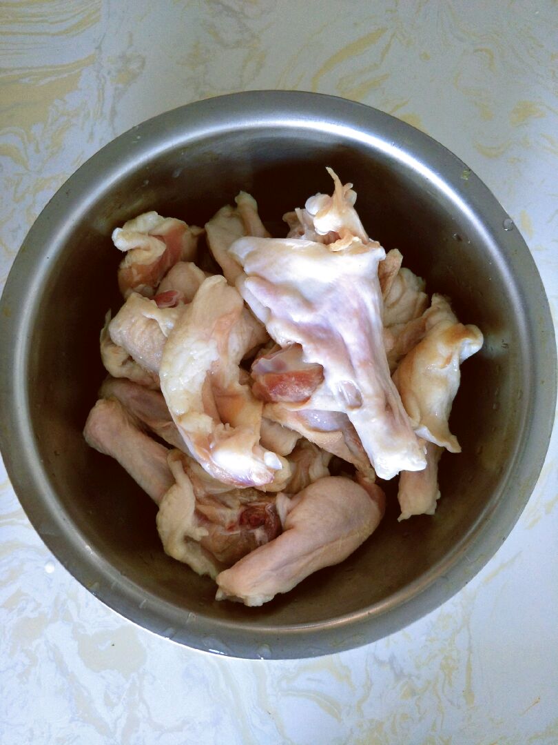 鸭翅根炖土豆