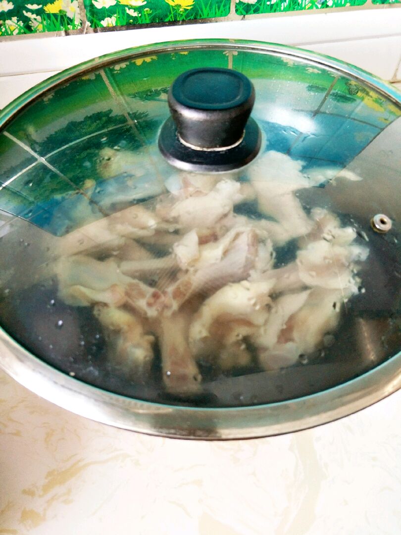 鸭翅根炖土豆