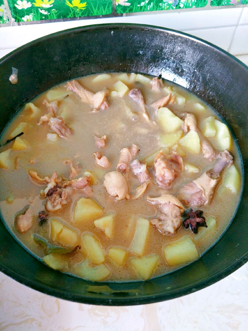 鸭翅根炖土豆